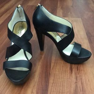 🔥MICHAEL KORS🔥 Black Strapped Heel